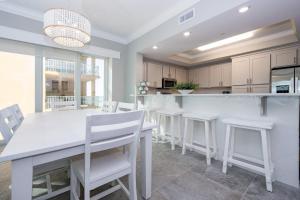 Phoenix Gulf Towers 2205 condo