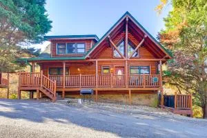 5 Mi to Dtwn Cabin with Hot Tub in Pigeon Forge! - Waldens Creek
