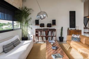 Luxury Penthouse 300m2 with Private Terrace & Pool