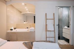 Bulle dAmour - Jacuzzi, 10mn Palais&Plage, Centre