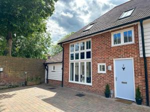 NEW Edwin Bing Mews -Luxury City Centre Home - FREE Parking