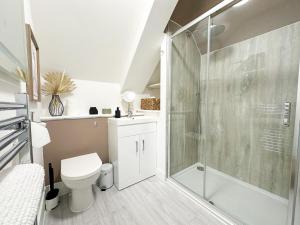 NEW Edwin Bing Mews -Luxury City Centre Home - FREE Parking
