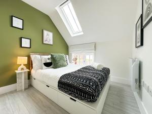 NEW Edwin Bing Mews -Luxury City Centre Home - FREE Parking