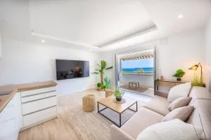 06K1 - Front of the sea-renovated-terraceparking - Saint-Laurent-du-Var