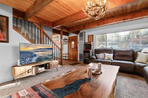 The Bird House in Moonridge - Close to Slopes, Fireplace, Barbecue