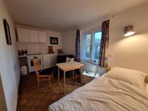 Kleine ruhige Ferienwohnung, Monteurzimmer - Klein Schulzendorf