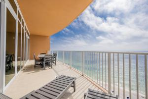 Phoenix Gulf Towers 2007 condo