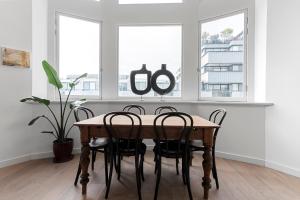 Light-filled Artistic Getaway - Smith St