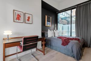 Light-filled Artistic Getaway - Smith St