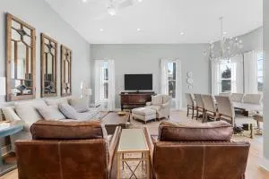 Gloria Estate- 2 blocks to Silos - Harrison