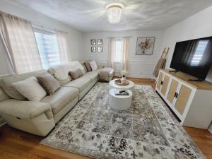 Cozy house, close to downtown Danvers
