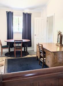 Hilltop Riverview Retreat