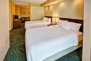 Suite with Two Double Beds and Adapted Tub - Mobility and Hearing Accessible room in SpringHill Suites Norfolk Old Dominion University