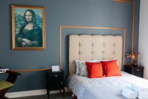 Aquilla Family Room 207