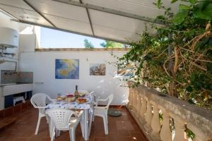 Tritone Apartment in Luxury Villa with Shared Pool
