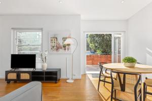 Coogee Cabanita Charming Coastal Comfort