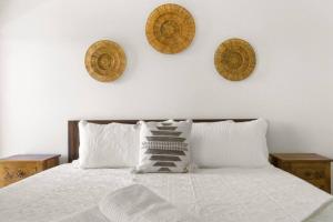 Padre Island Town home 5 min to the beach! pets ok