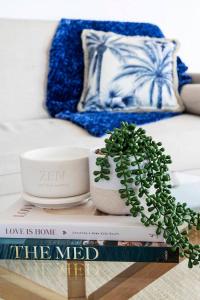 The Wellington - A Beachside Balcony Haven