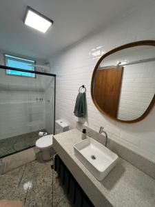 Apartamento na Martim de Sá com ar condicionado e pé na areia