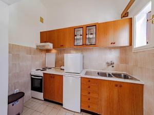 Apartments Kuzma - One-Bedroom Apartment with Balcony and Sea View
