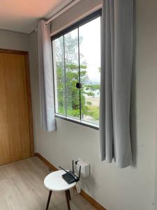 Floripa Jurerê, pé na areia! Apto 6