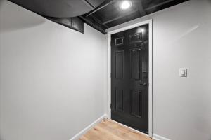 The Walnut Suites - The Onyx Suite