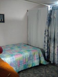 Mistela Altos de Mendoza - Dpto con Sala de Juegos Pileta y Parrilla -Zona Residencial a pasos de Ciudad- Botella de vino Chocolates o galletitas - Viaje al Aeropuerto gratis 4 Pax desde el 10 de Enero-