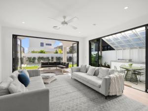 Cylinders Coastal Deluxe