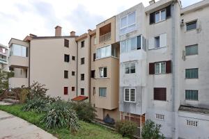 Apartments with WiFi Crikvenica - 21797
