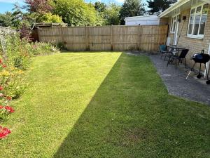 Daisy Cottage by NewFo rest