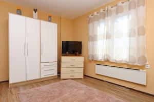 Family friendly house with a swimming pool nska, Krk - 23499