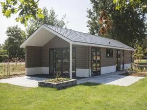 Modern chalet with dishwasher 6km from Elburg - Dronten