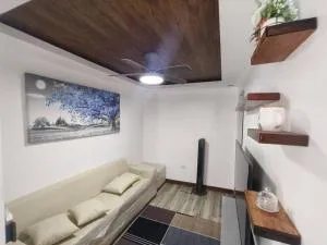 The White House - Amitty Ville