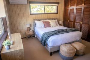 Creek View Cottage-pool table, table tennis, views