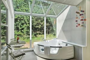 Awesome Home In Ebeltoft With 3 Bedrooms, Internet And Sauna