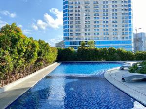 1-BR Suite with 2 Beds & Mountain Views in Aeon Towers beside Abreeza Mall 100MBPS WIFI