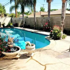 Stylish Ranch with Gorgeous Swimming Pool & Piano - غرانادا هيلز