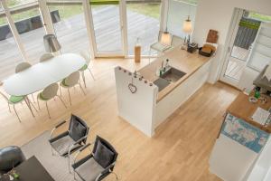 Nice Home In Ebeltoft With 5 Bedrooms And Internet