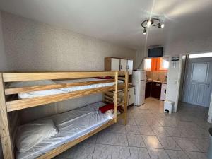 Studio abordable pour 4 personnes avec balcon près de la plage - FR-1-701-85