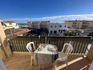 Appartements Studio abordable pour 4 personnes avec balcon pres de la plage - FR-1-701-85 : photos des chambres