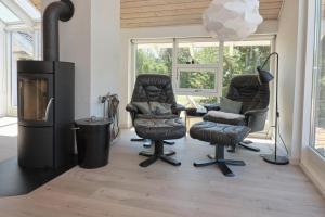 Amazing Home In Ebeltoft With 3 Bedrooms And Wifi