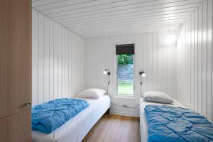 Awesome Home In Ebeltoft With 4 Bedrooms And Wifi