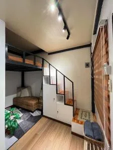 Lee's Transient Unit 1 - Manongol