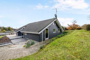 Nice Home In Ebeltoft With 2 Bedrooms And Internet