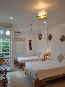 Phòng 4 Người Có Ban Công (Quadruple Room with Balcony)