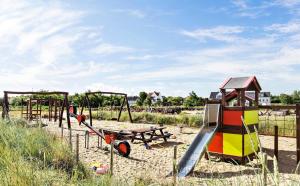 Amazing Home In Glesborg With 2 Bedrooms And Internet