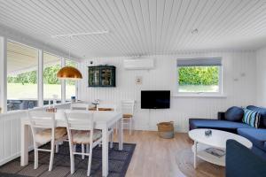 Stunning Home In Ebeltoft With 3 Bedrooms And Internet