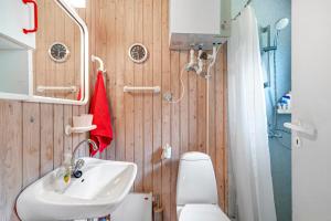 Well-Maintained Holiday Home Close To Beautiful Swimming Beach