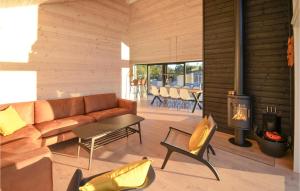 3 Bedroom Lovely Home In Anholt