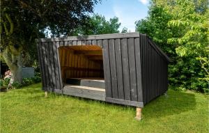 Stunning Home In Knebel With Wifi